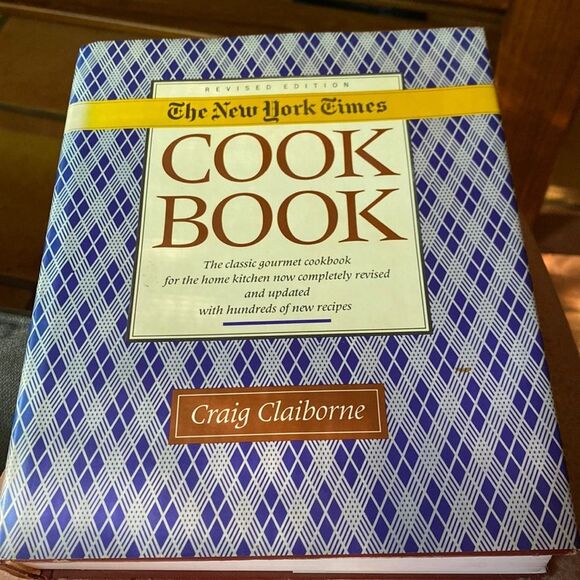 The New York Times Revised Edition Vintage Cookbook 1990 - Picture 1 of 4